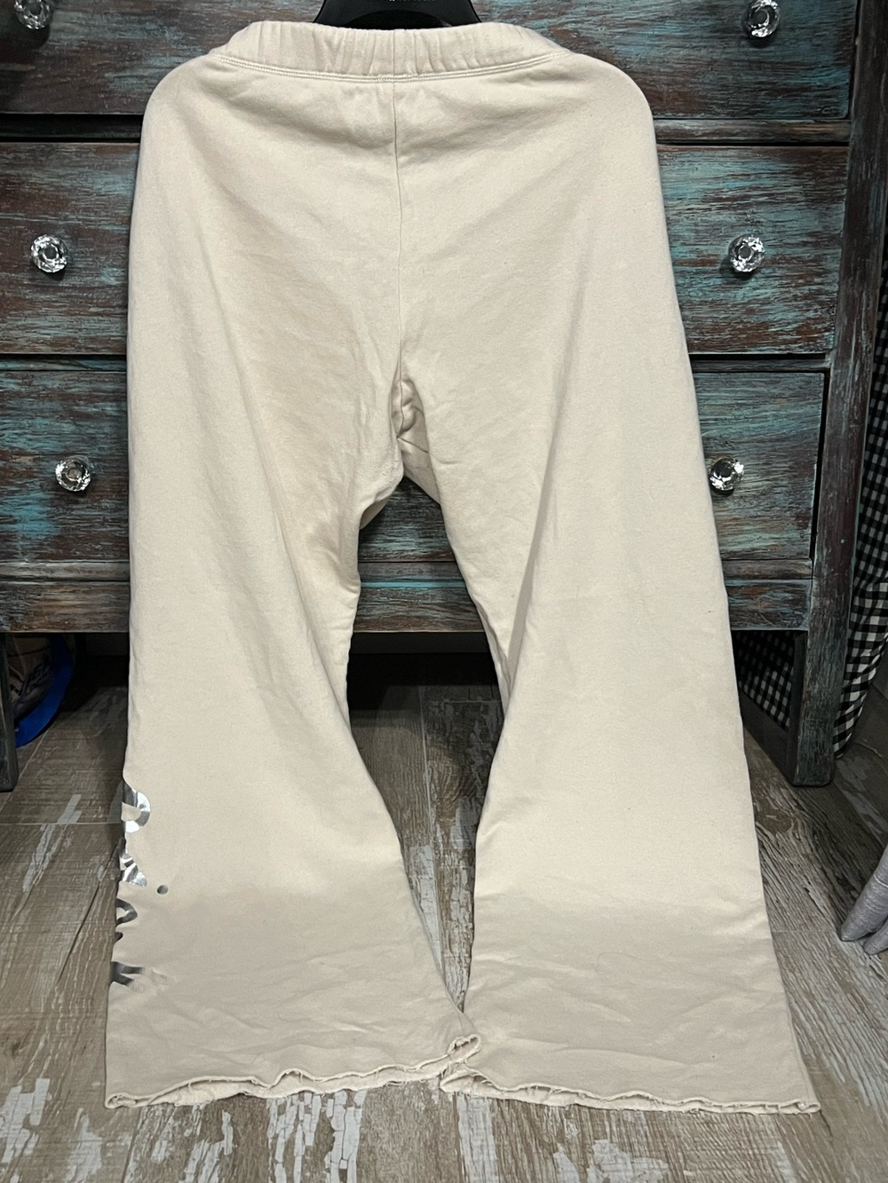 EUC!💗PINK Victoria's Secret Campus Logo FLARE SWEATPANTS!Creamy Tan/Silver Sz-M - Picture 5 of 8